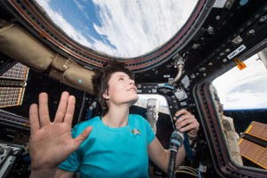 ISS-42_Samantha_Cristoforetti_Leonard_Nimoy_tribute